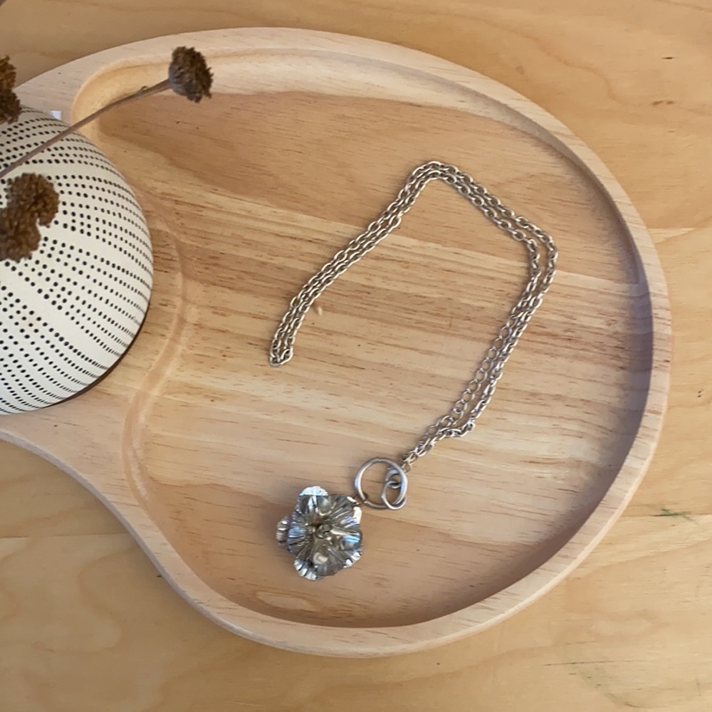 Flower Necklace - Picture 6 of 7